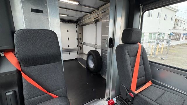 Used 2024 Chevrolet Brightdrop 400 w/ Commercial Equipment Package image 33