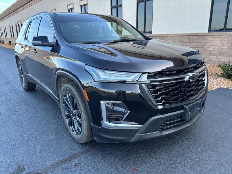 Used 2024 Chevrolet Traverse RS FWD image 2