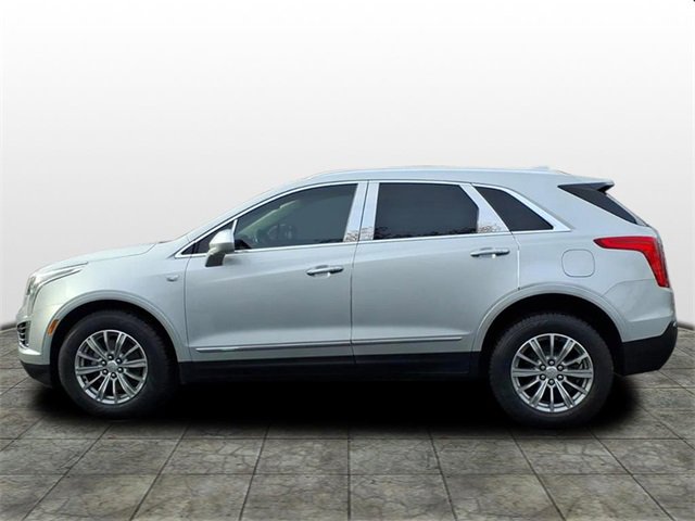 Used 2017 Cadillac XT5 Luxury w/ LPO, Wheel Lock Package image 2