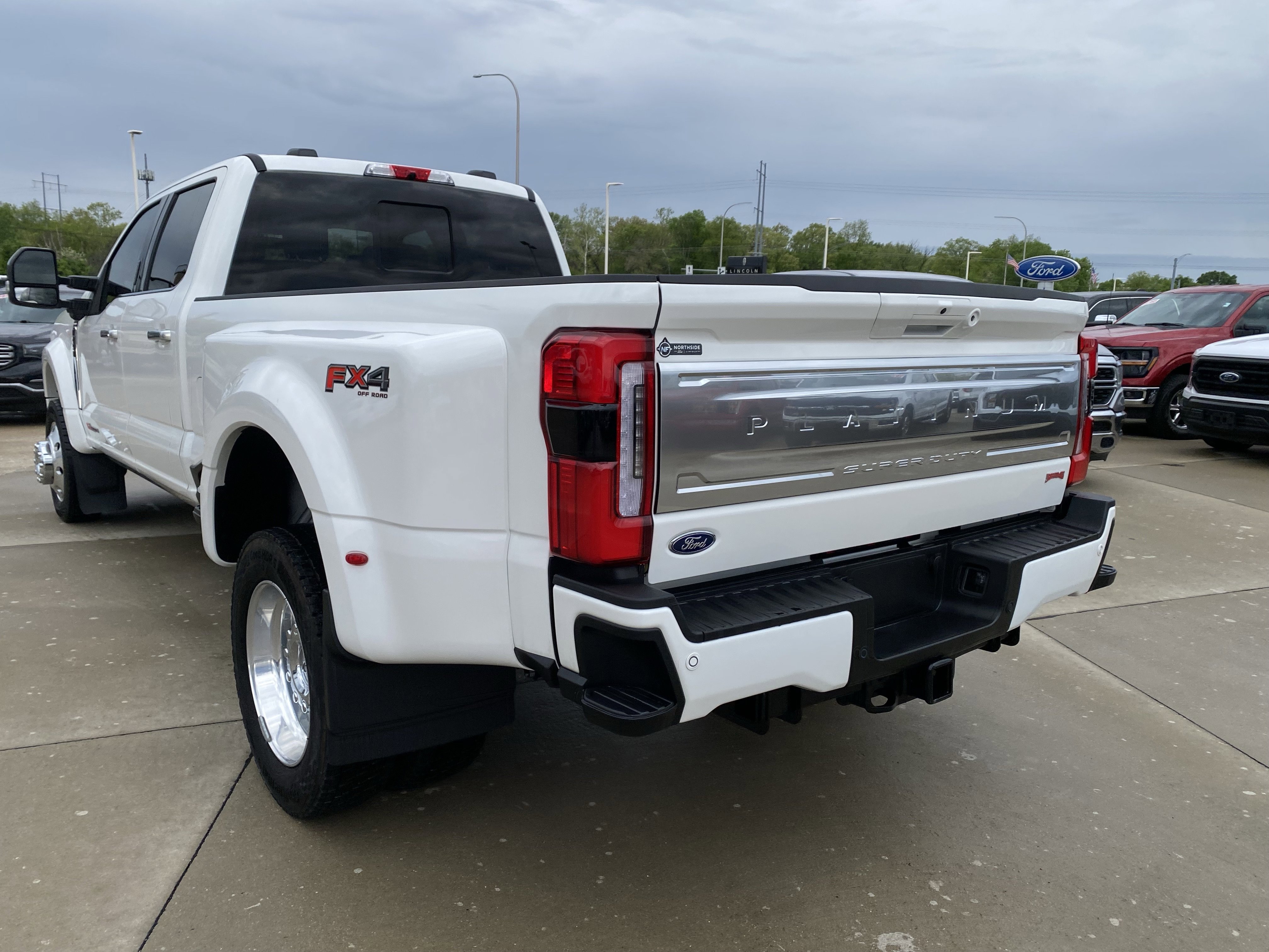 Used 2026 Ford F450 Platinum w/ Platinum Plus Package AWD/4WD image 8