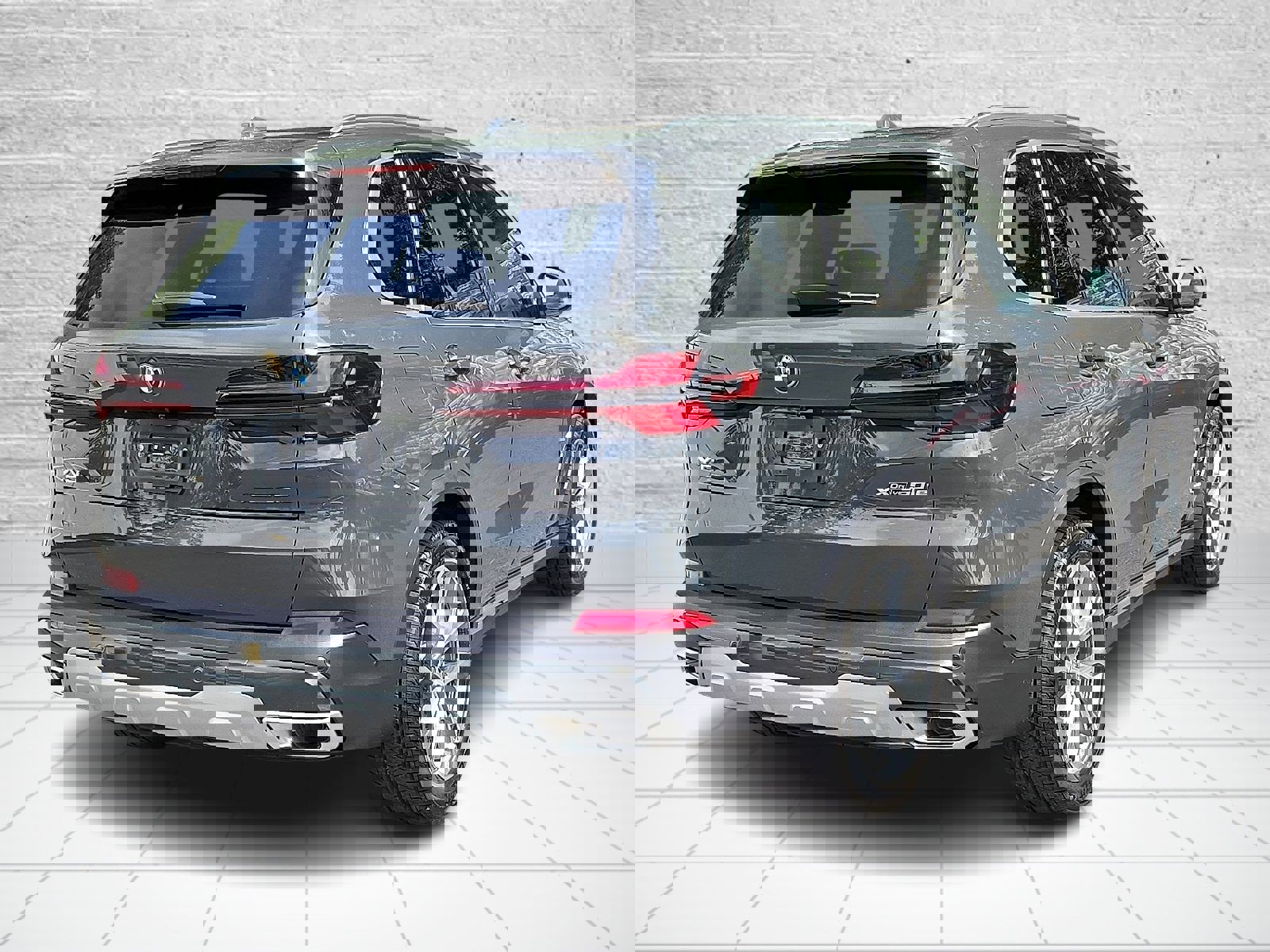 Used 2026 BMW X5 xDrive50e image 4