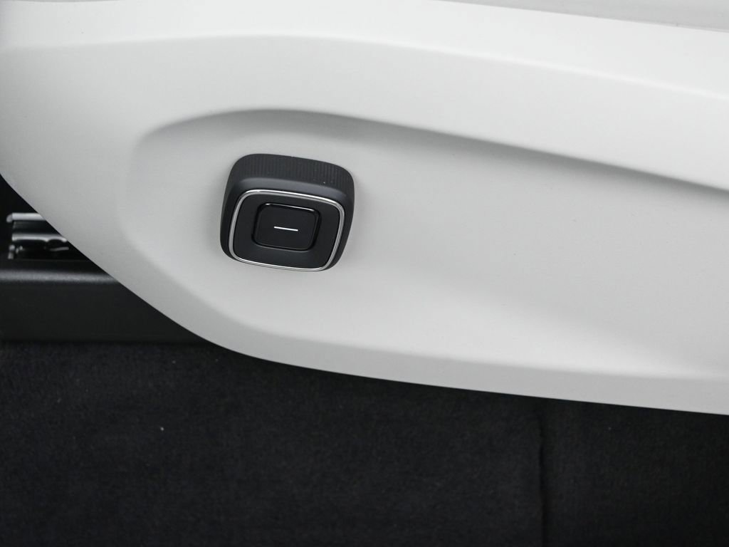 Used 2025 Volvo EX90 Ultra image 12