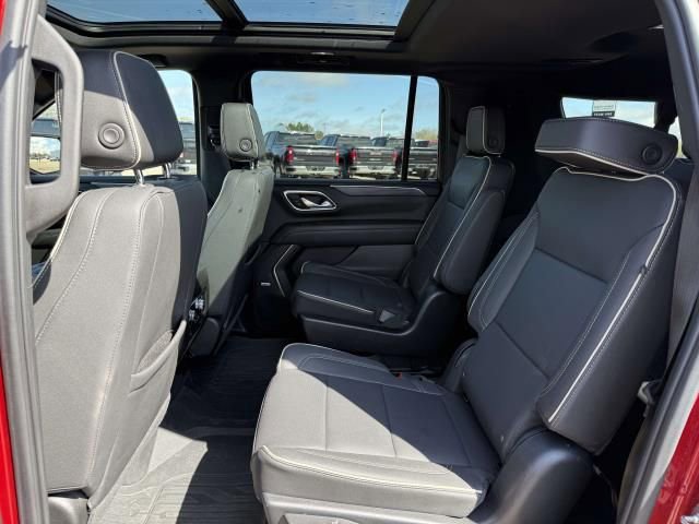 Used 2023 GMC Yukon XL SLT w/ SLT Premium Package AWD/4WD image 14