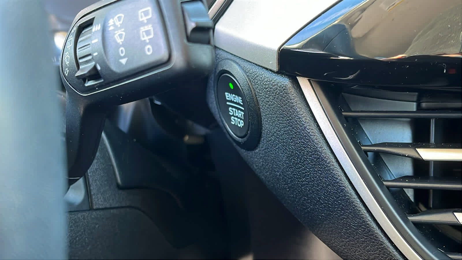 Used 2022 Ford Escape SE w/ Convenience Package image 20