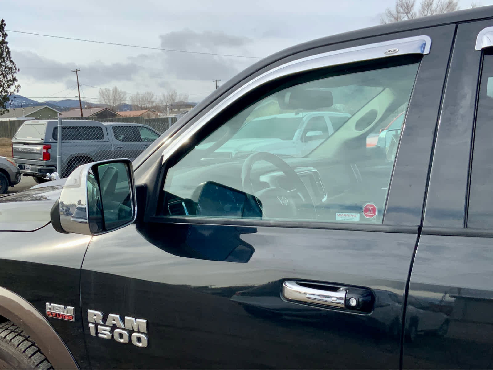 Used 2018 RAM 1500 Laramie image 11