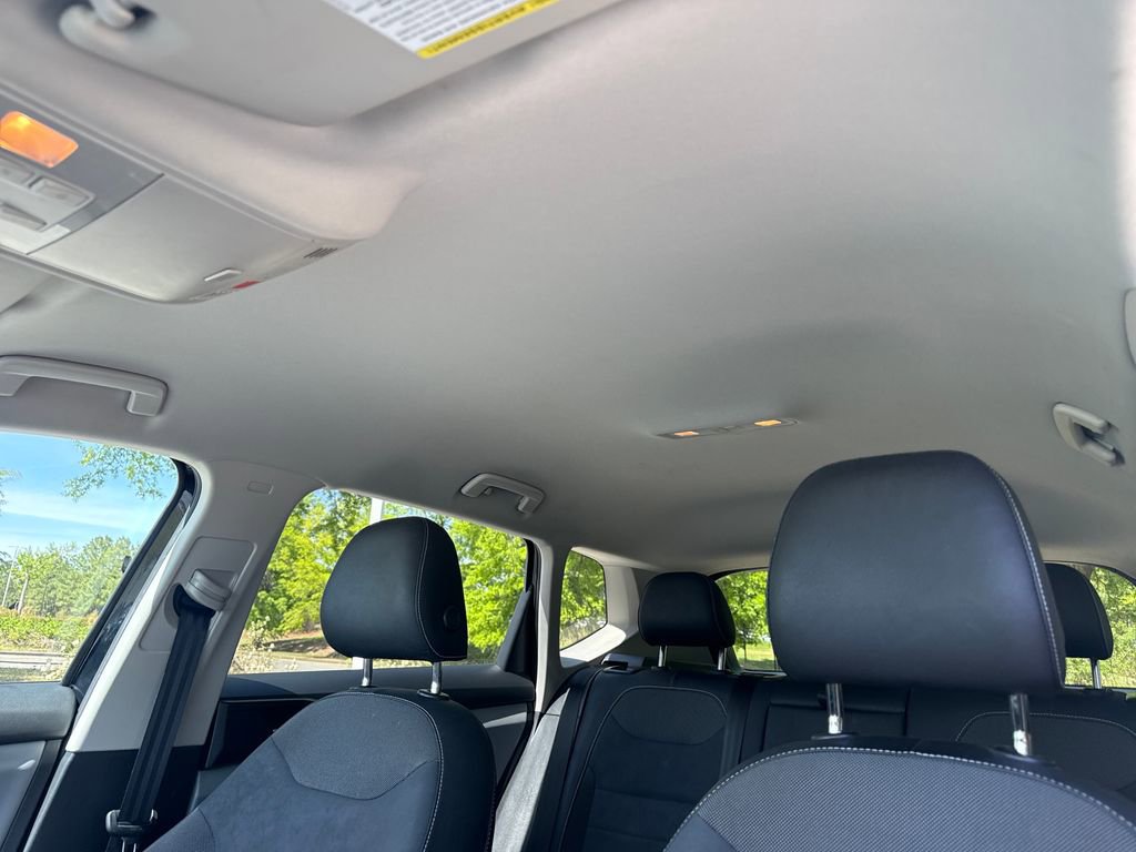 Used 2022 Volkswagen Taos SE image 29