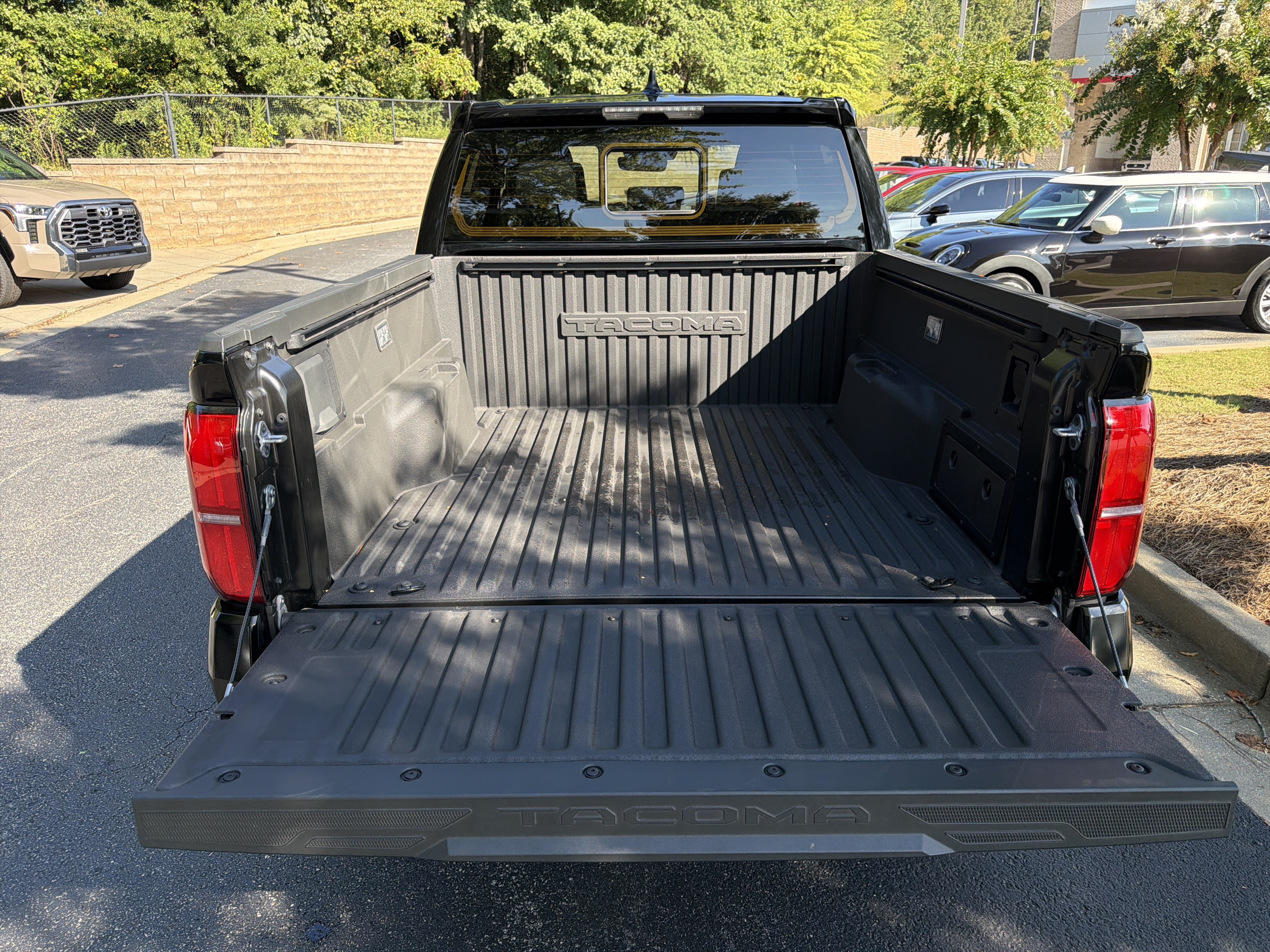 Used 2025 Toyota Tacoma TRD Off-Road w/ TRD Off Road Upgrade Package AWD/4WD image 18