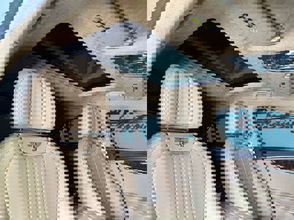 Used 2022 Bentley Flying Spur Plug-In Hybrid image 17