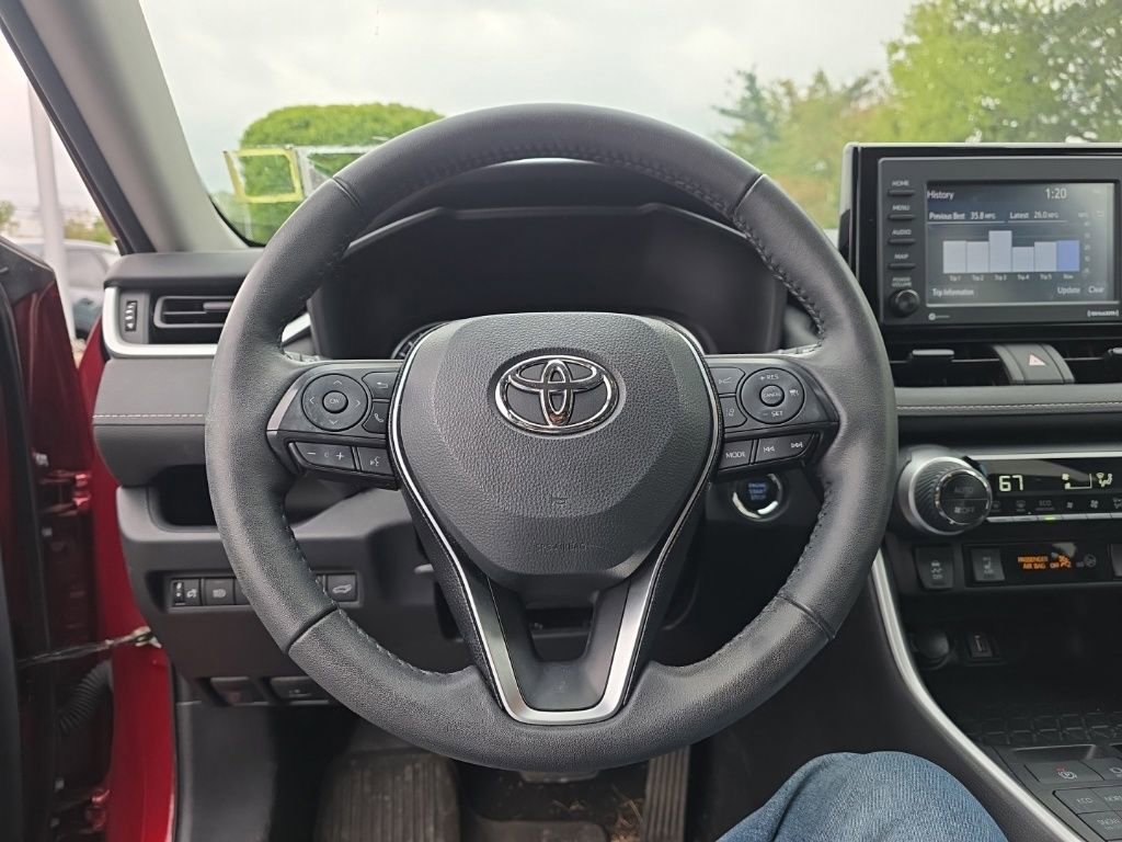 Used 2021 Toyota RAV4 XLE w/ Convenience Package AWD/4WD image 14