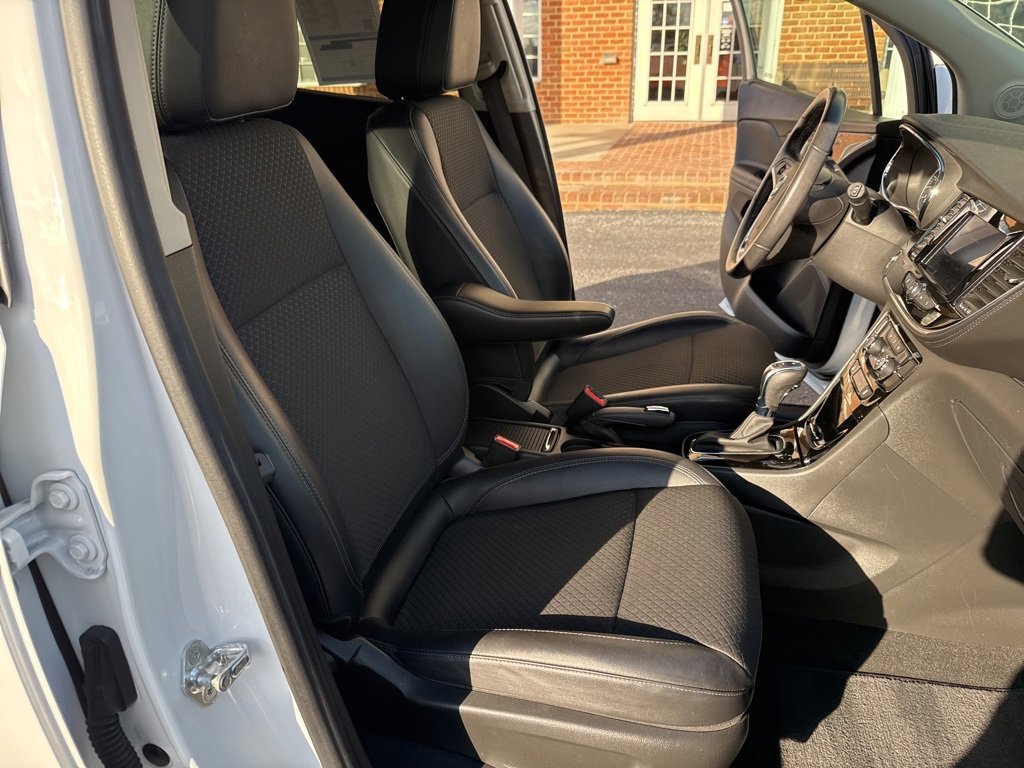 Used 2022 Buick Encore Preferred w/ Safety Package image 45