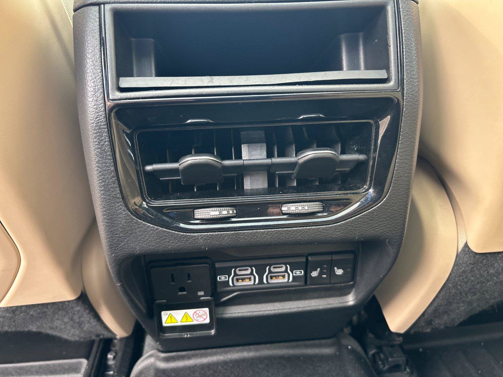 Used 2023 Jeep Grand Cherokee Limited AWD/4WD image 33