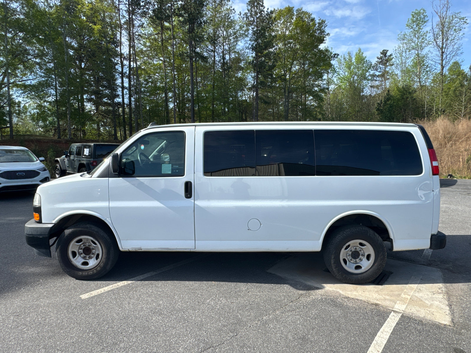 Used 2019 Chevrolet Express 3500 LS image 8