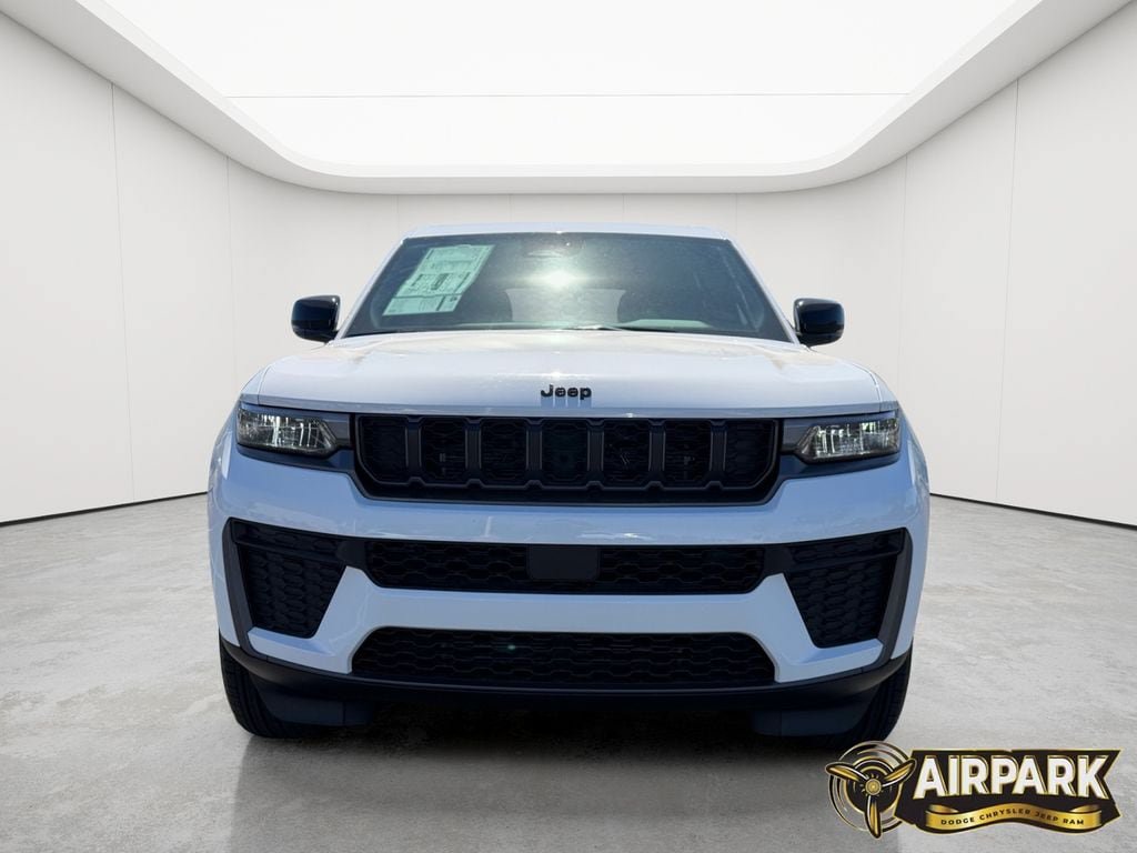 New 2026 Jeep Grand Cherokee Altitude RWD image 9