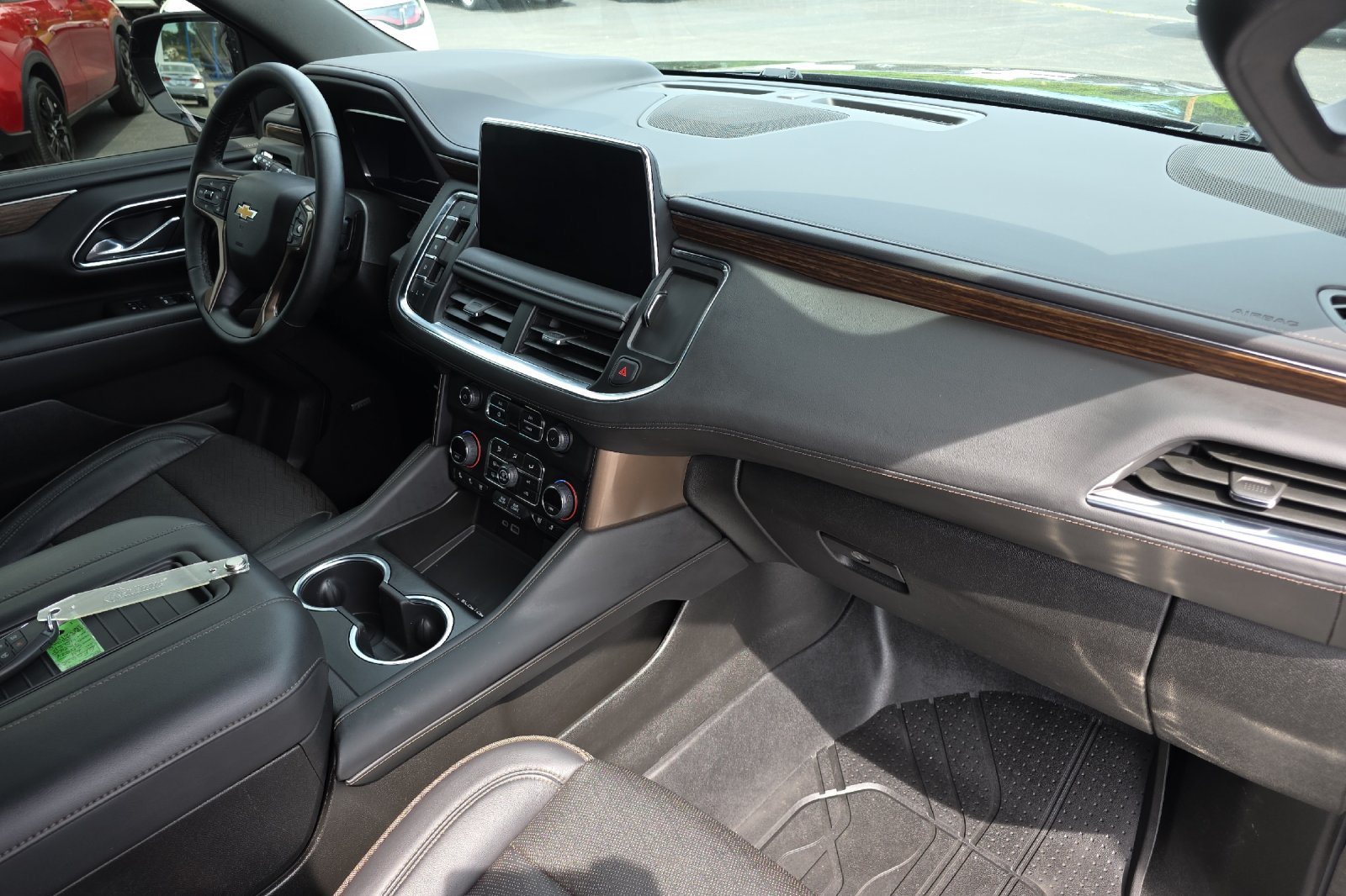 Used 2024 Chevrolet Tahoe High Country AWD/4WD image 17