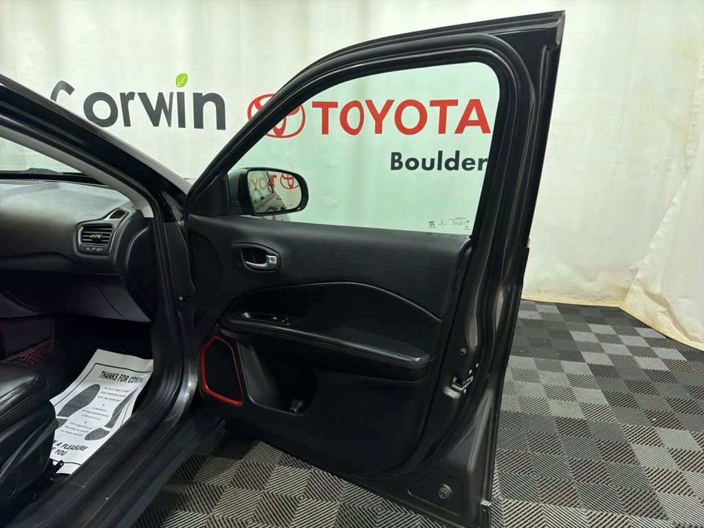 Used 2019 Jeep Compass Trailhawk image 8