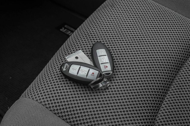 Used 2021 Nissan Frontier SV w/ Midnight Edition Floor Mats image 59