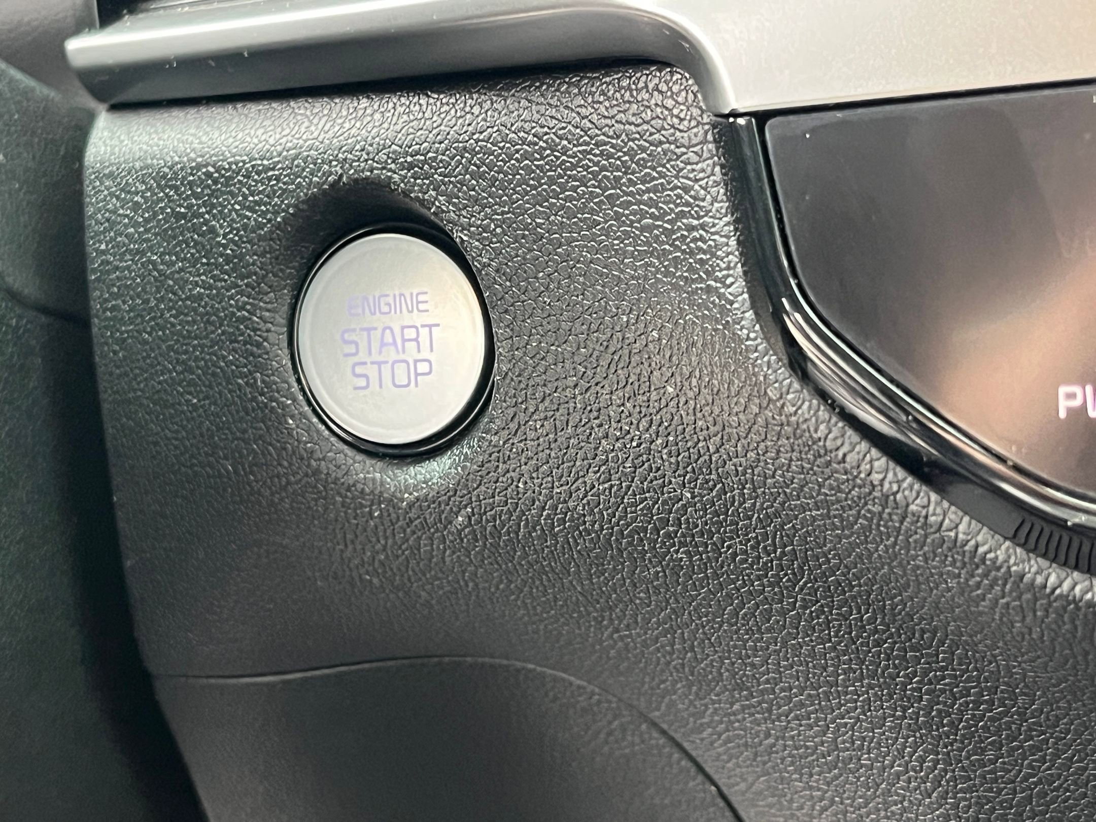 Used 2025 Kia Sorento S image 33