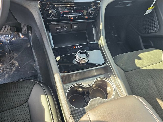 New 2025 Jeep Grand Cherokee Altitude image 22