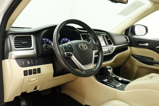 Used 2014 Toyota Highlander Limited FWD image 6