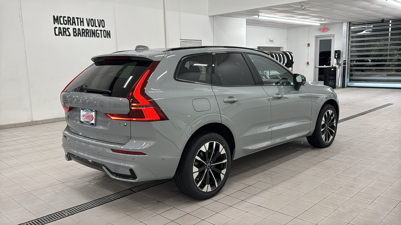 New 2027 Volvo XC60 T8 Plus AWD/4WD image 5