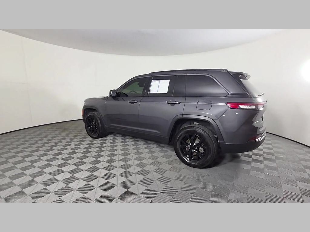 Used 2026 Jeep Grand Cherokee Altitude RWD image 42