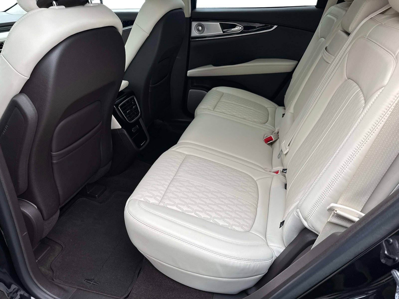 Used 2021 Lincoln Nautilus Black Label w/ Class II Trailer Tow Package image 15