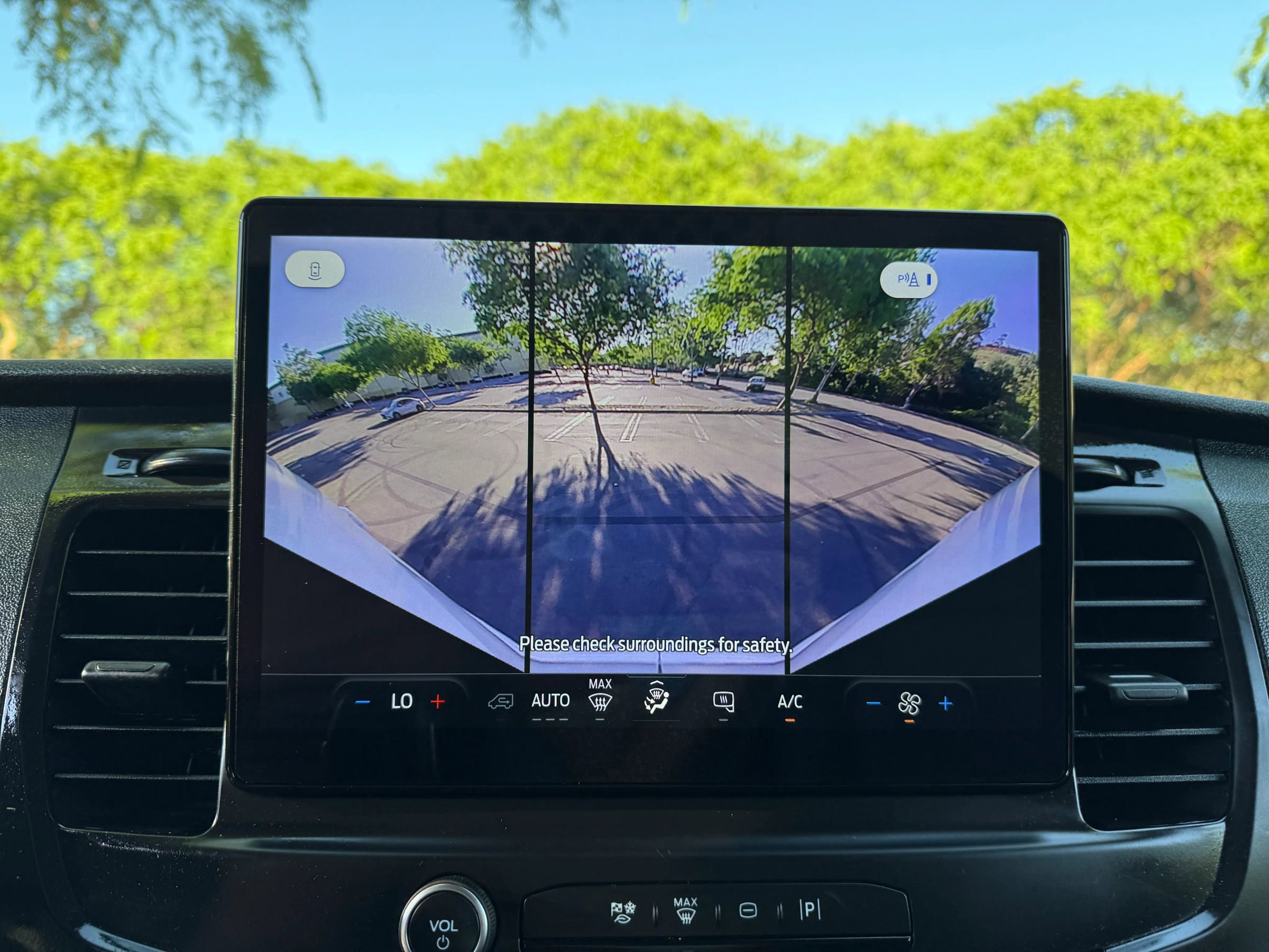 Used 2024 Ford Transit 250 148 Medium Roof w/ Load Area Protection Package RWD image 25