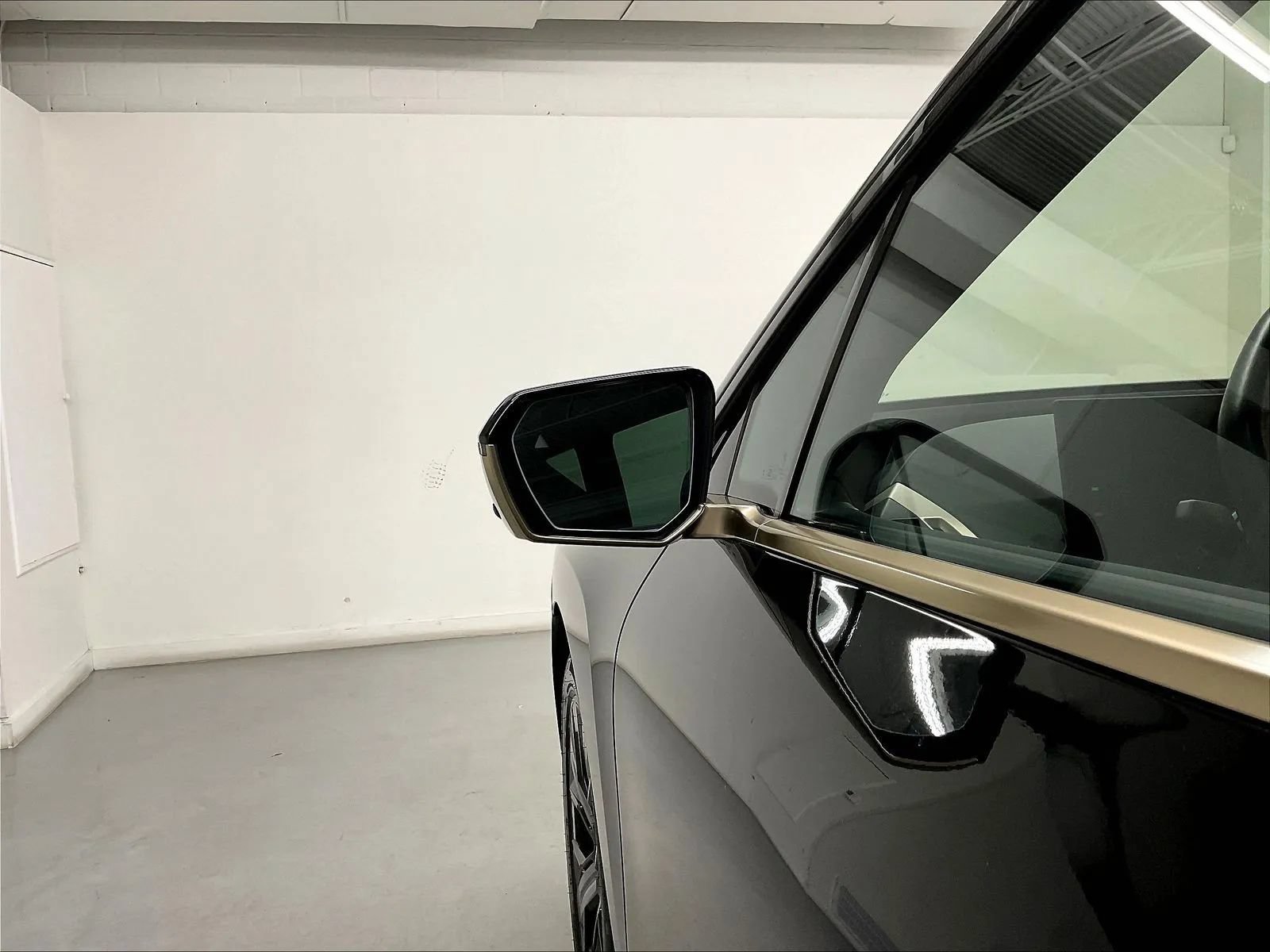 Used 2023 BMW iX M60 w/ Executive Package AWD/4WD image 36