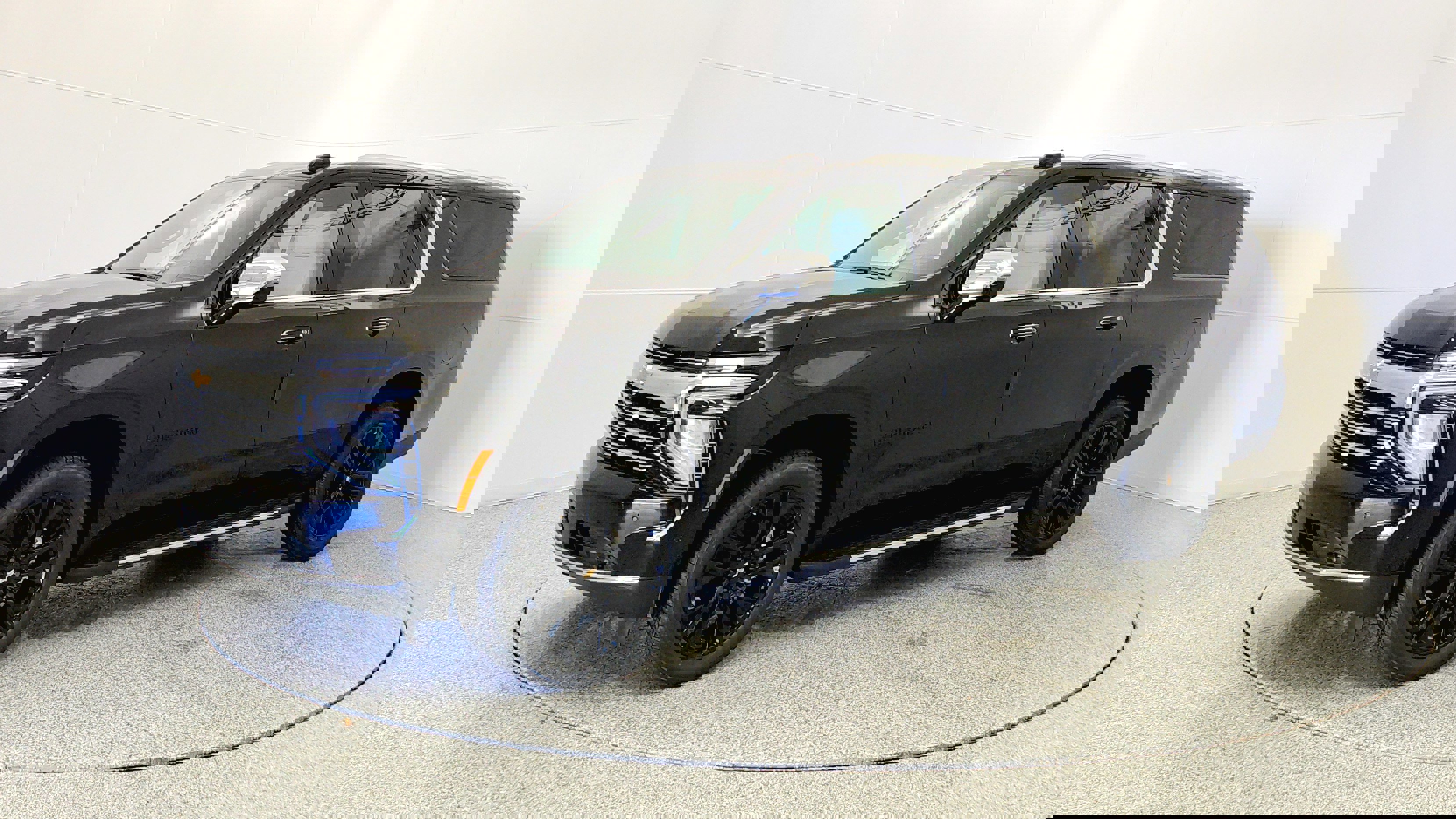 New 2026 Chevrolet Suburban Premier image 3