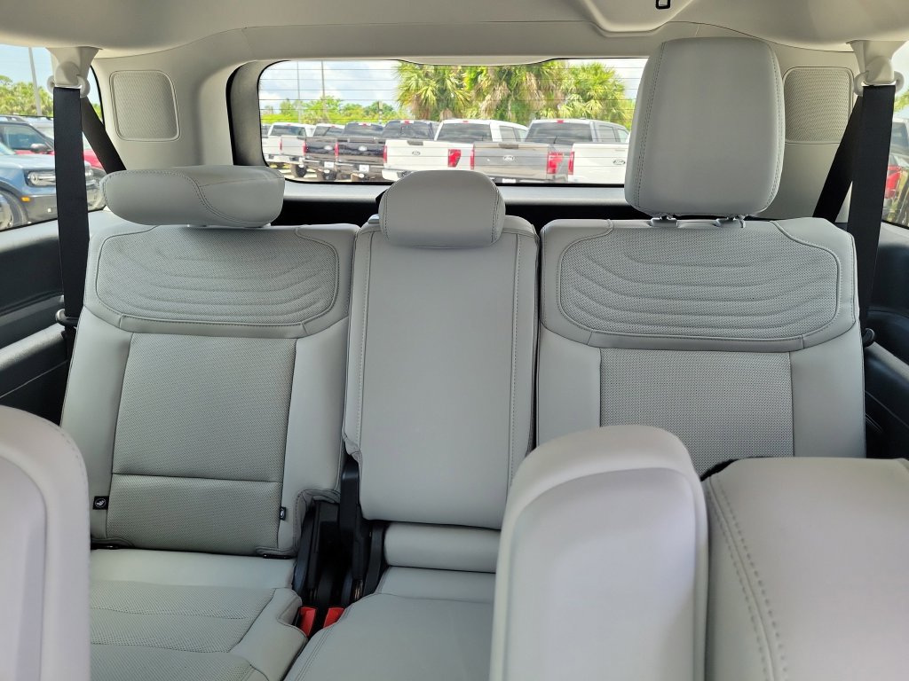 New 2026 Ford Expedition Max Platinum w/ Platinum Ultimate Package AWD/4WD image 15
