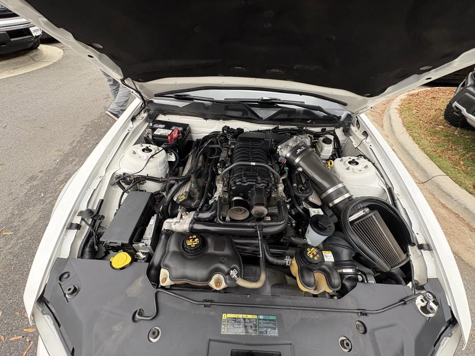 Used 2010 Ford Mustang Shelby GT500 RWD image 35