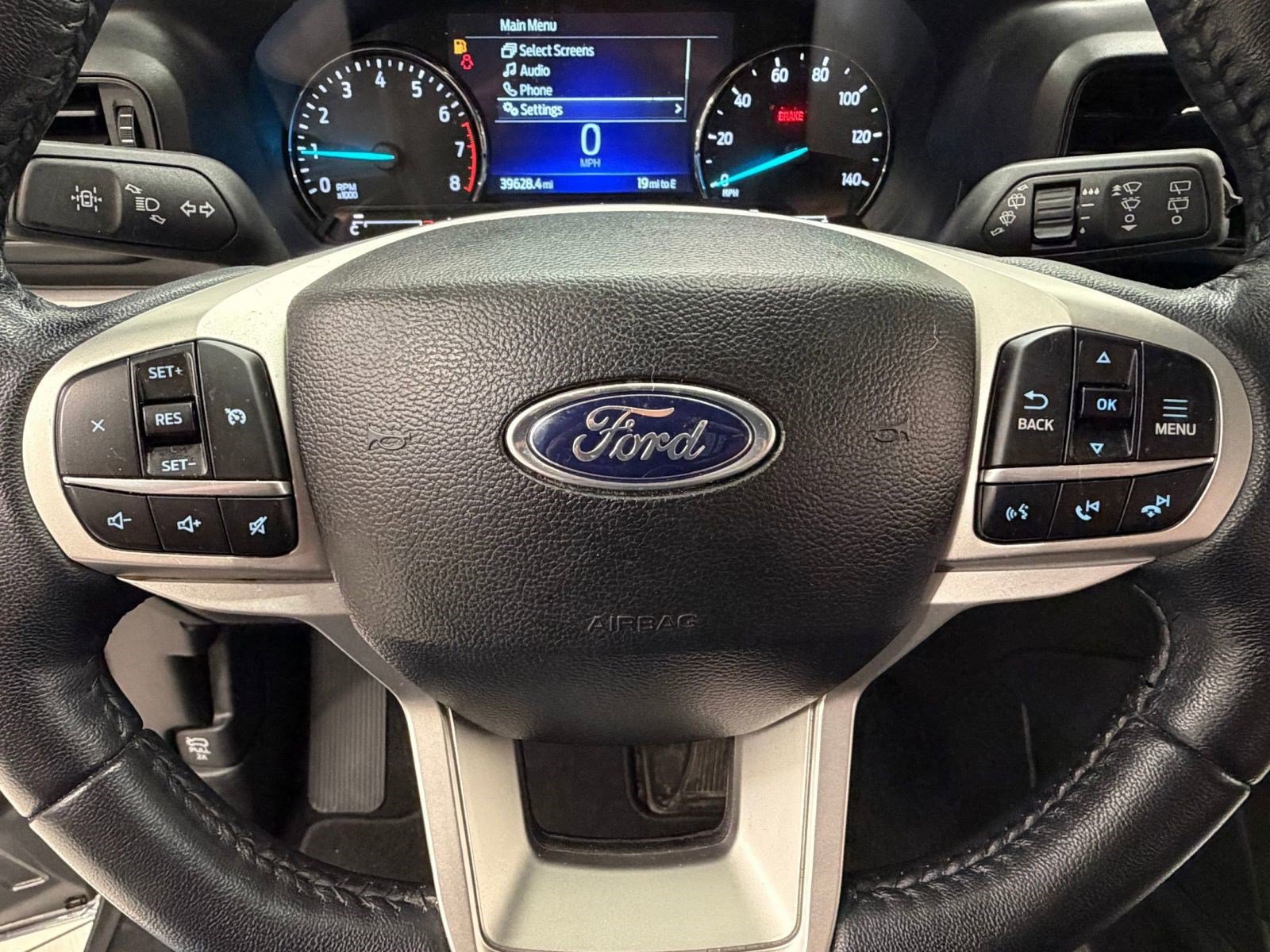 Used 2023 Ford Explorer XLT w/ Class IV Trailer Tow Package AWD/4WD image 12