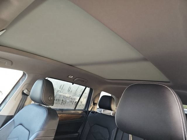 Used 2025 Volkswagen Atlas SE AWD/4WD image 10