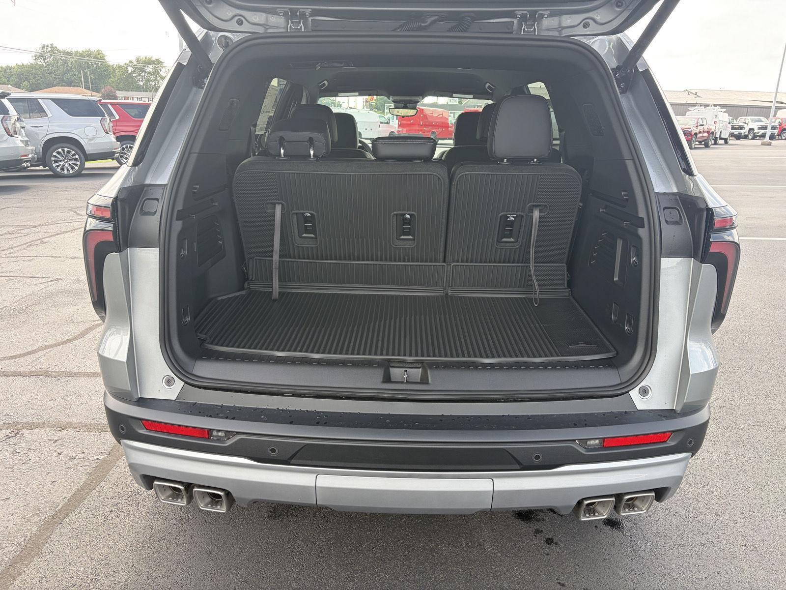 New 2026 Chevrolet Traverse LT w/ Driver Confidence Package AWD/4WD image 5