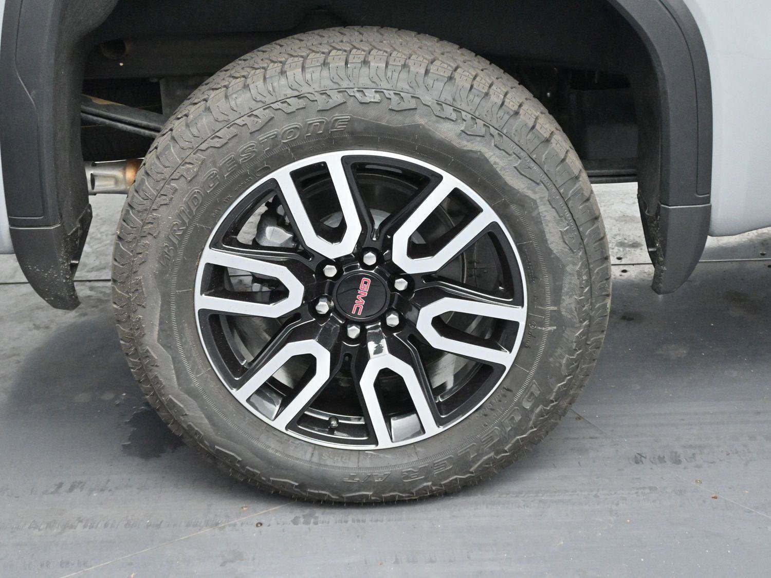 Used 2025 GMC Sierra 1500 AT4 w/ AT4 Premium Package image 36