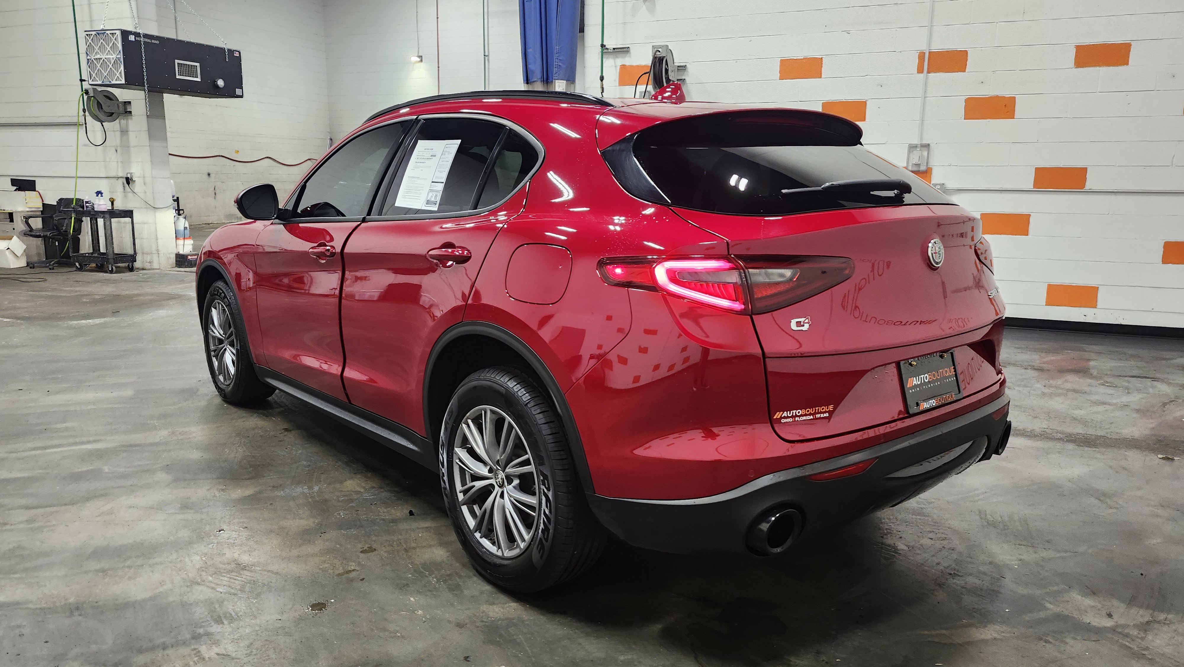 Used 2022 Alfa Romeo Stelvio Sprint image 16