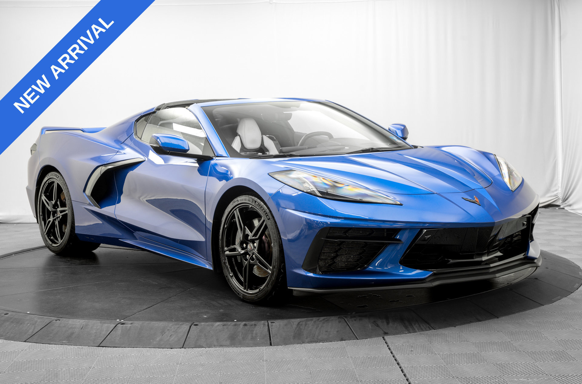 Used 2020 Chevrolet Corvette Stingray Preferred Cpe w/ 2LT Preferred Equipment Group RWD image 9