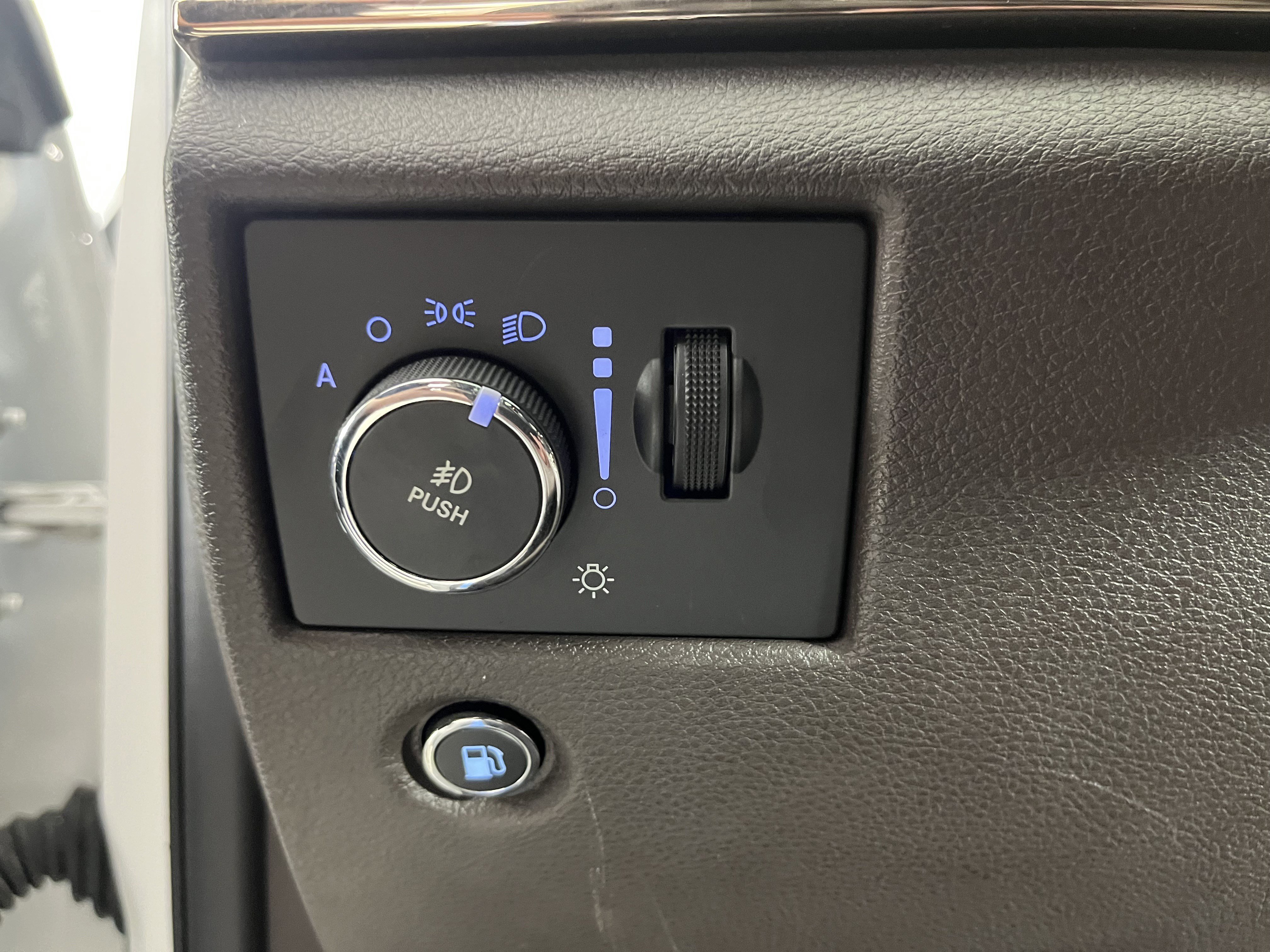 Used 2017 Jeep Grand Cherokee Summit image 20