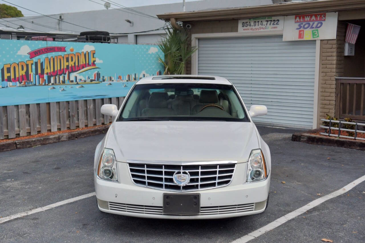Used 2006 Cadillac DTS Performance image 2