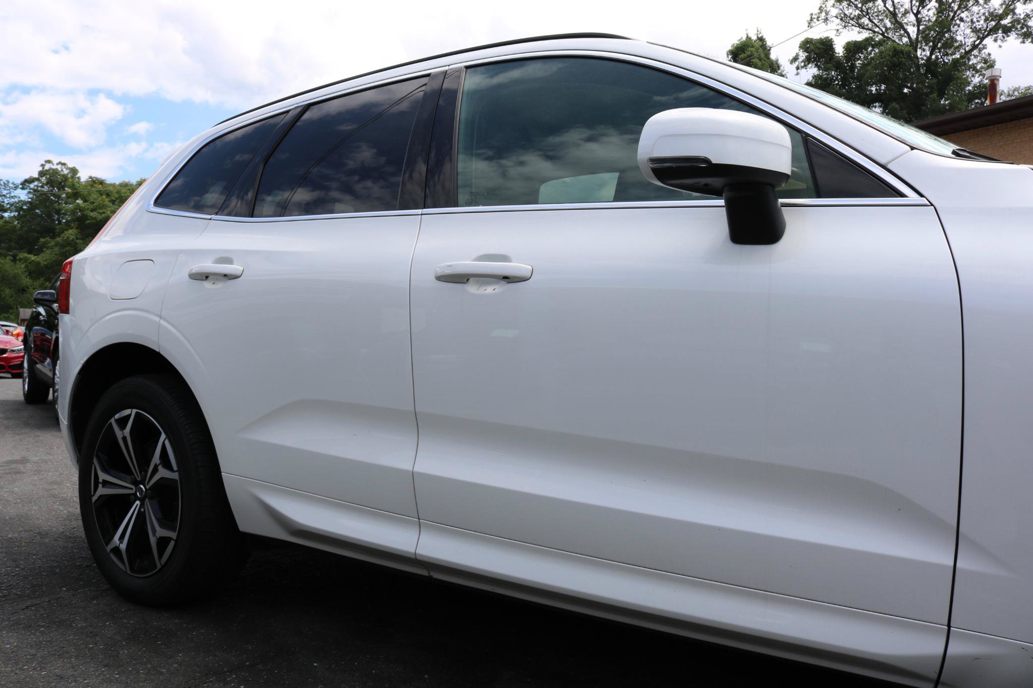 Used 2022 Volvo XC60 B5 Momentum AWD/4WD image 9