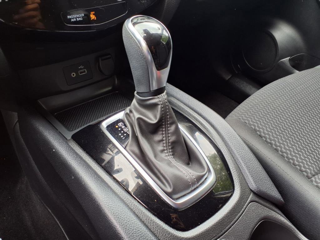 Used 2022 Nissan Rogue Sport S image 16