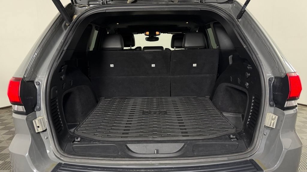Used 2020 Jeep Grand Cherokee Altitude AWD/4WD image 10