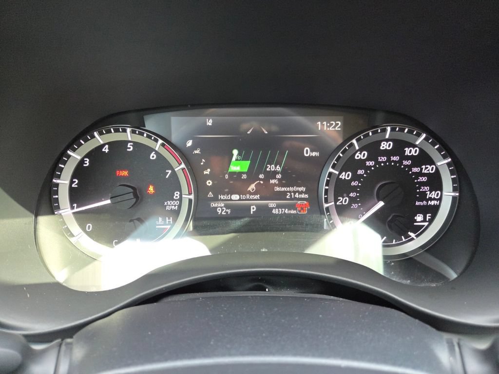 Used 2024 Toyota Highlander XLE FWD image 34