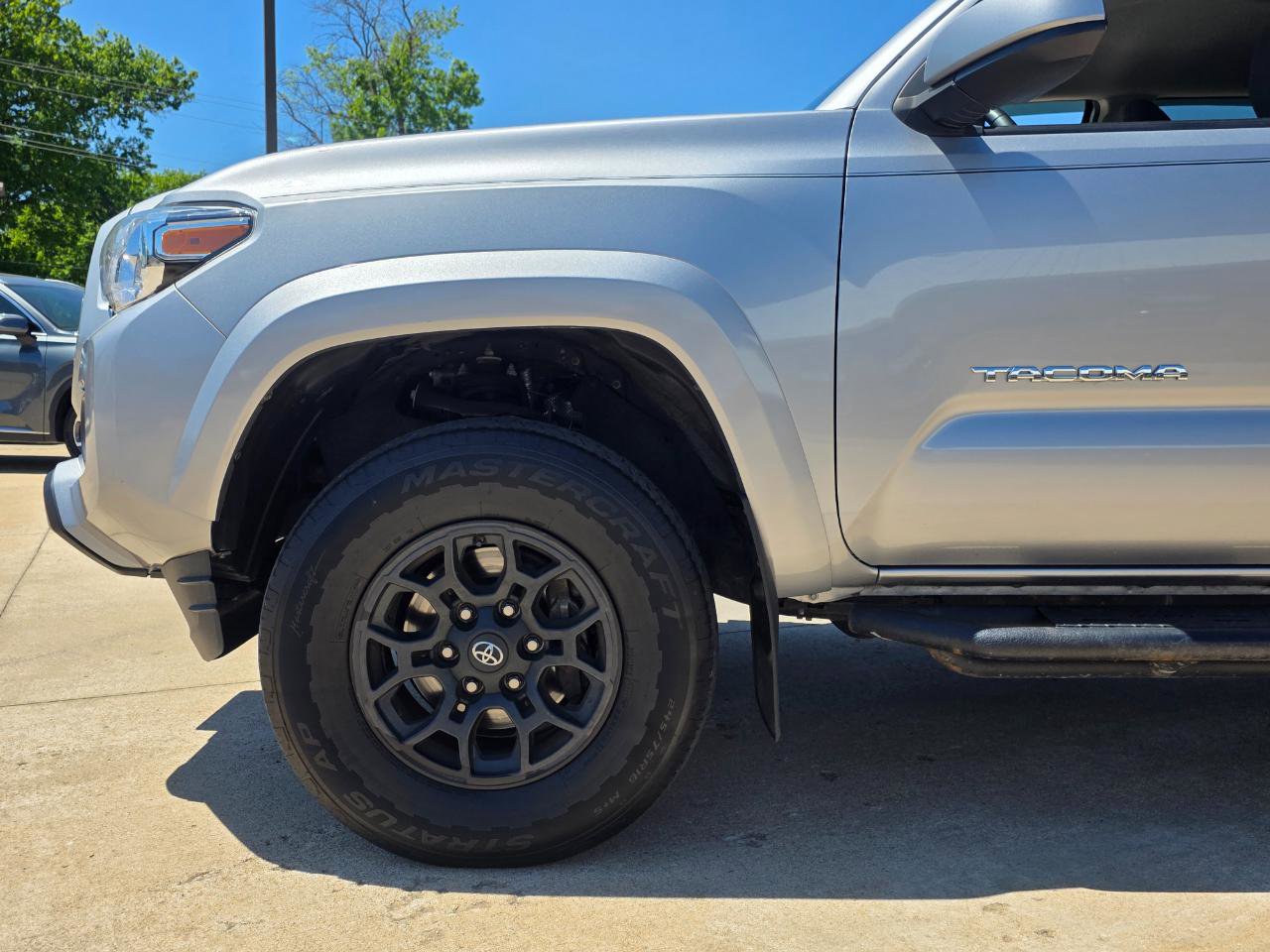 Used 2019 Toyota Tacoma SR5 AWD/4WD image 28