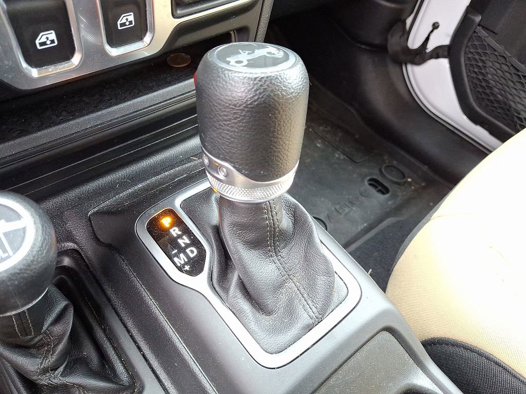 Used 2019 Jeep Wrangler Sport image 12