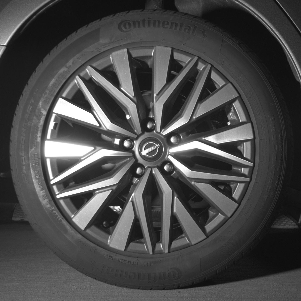 Used 2025 Nissan Altima 2.5 SV FWD image 12