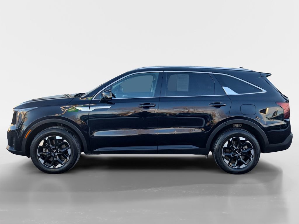 Used 2024 Kia Sorento S image 2