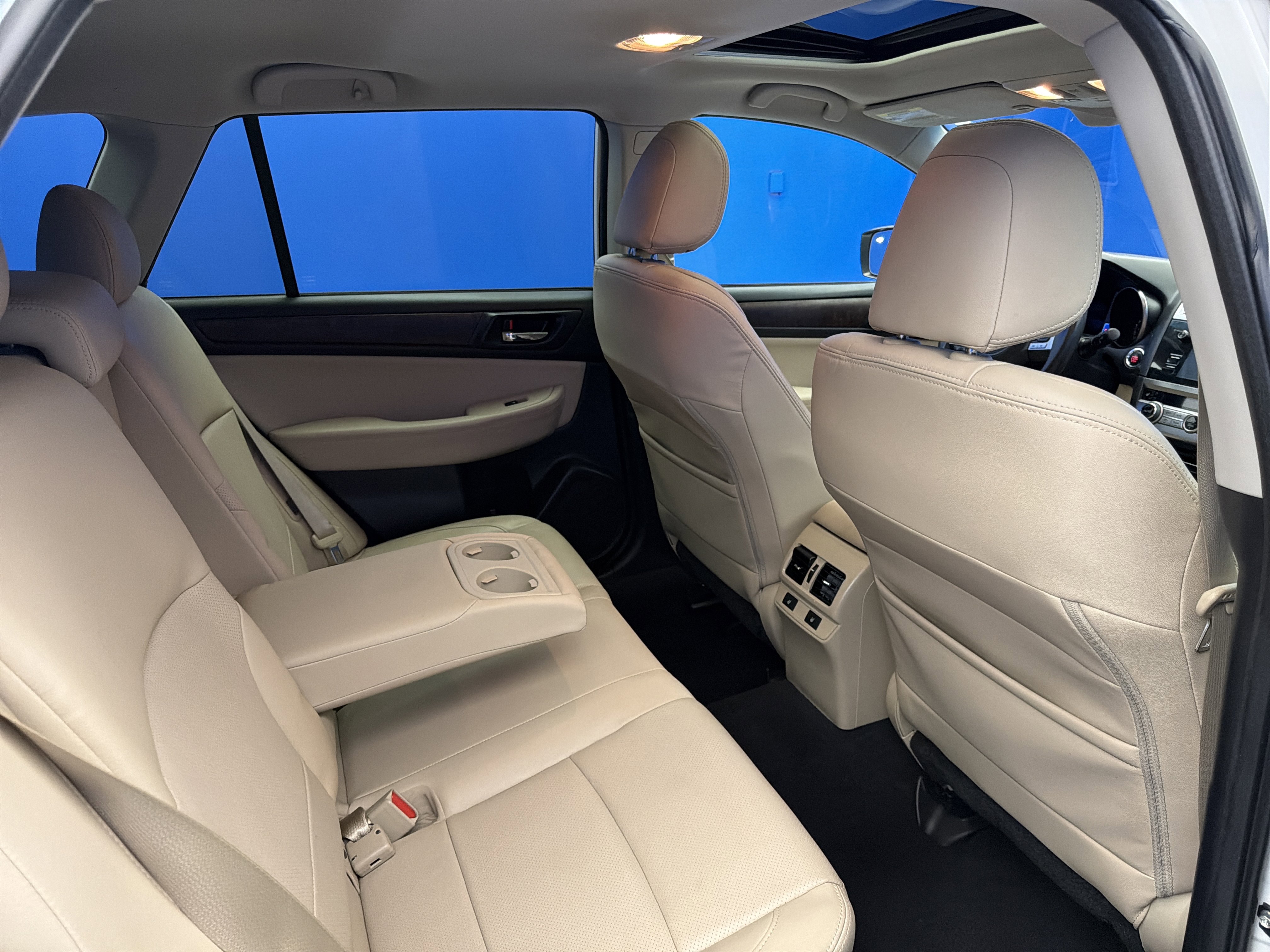 Used 2017 Subaru Outback 3.6R Limited image 27