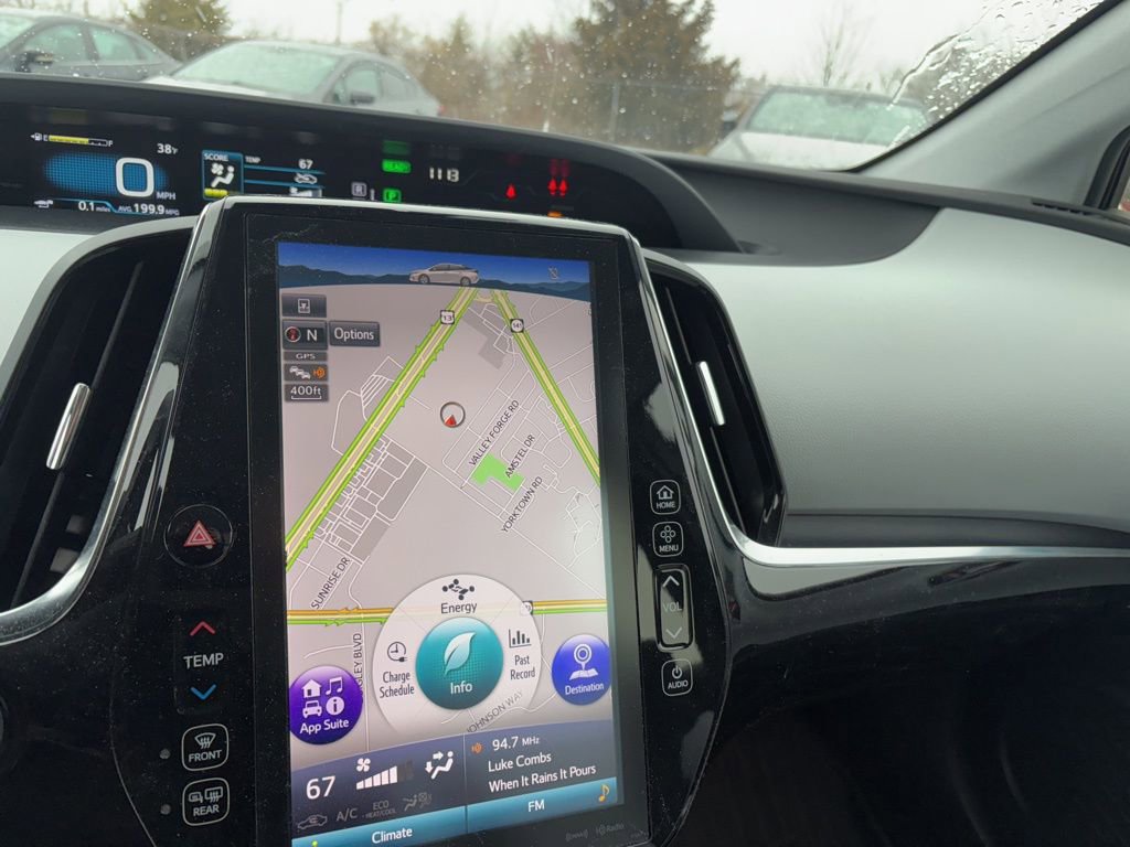 Used 2017 Toyota Prius Prime Premium image 16