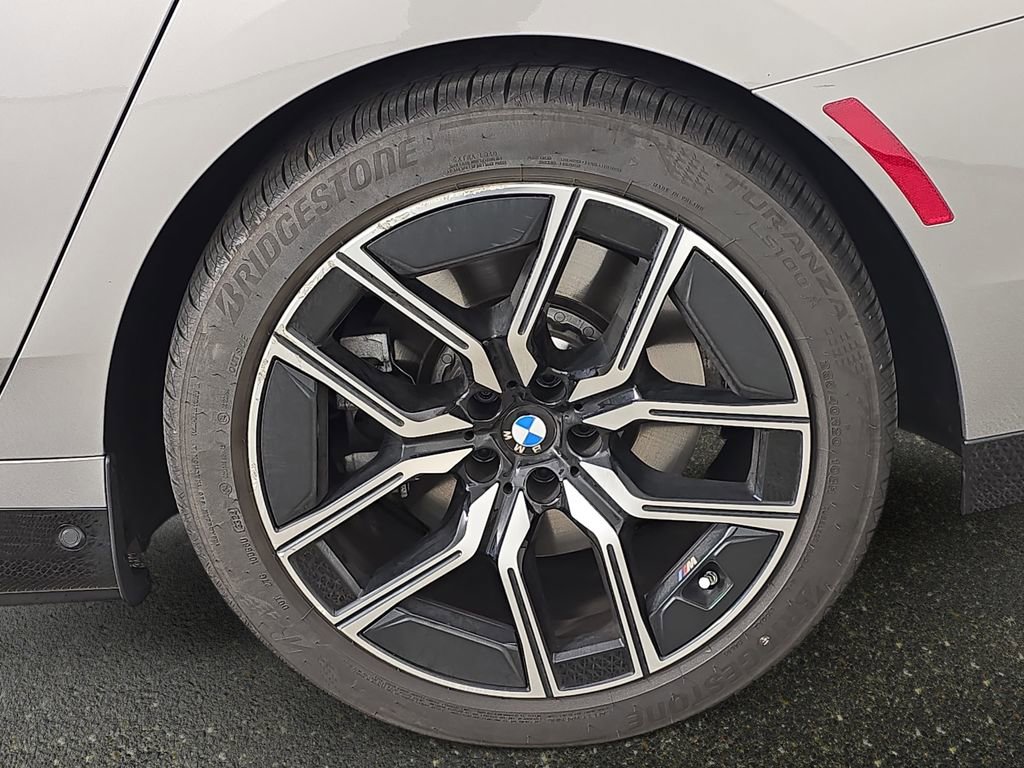 Used 2025 BMW 750e xDrive w/ Executive Package AWD/4WD image 38